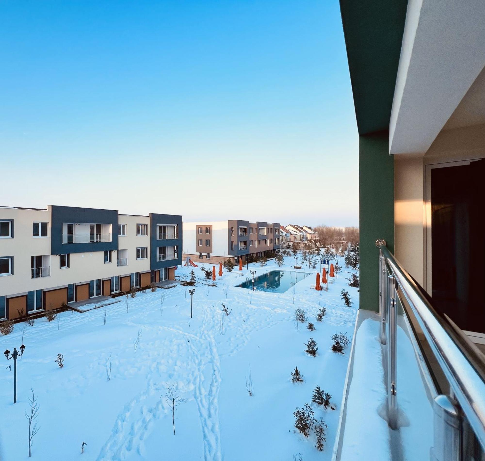 Апартаменты Airport Gardens Loft Отопени Экстерьер фото